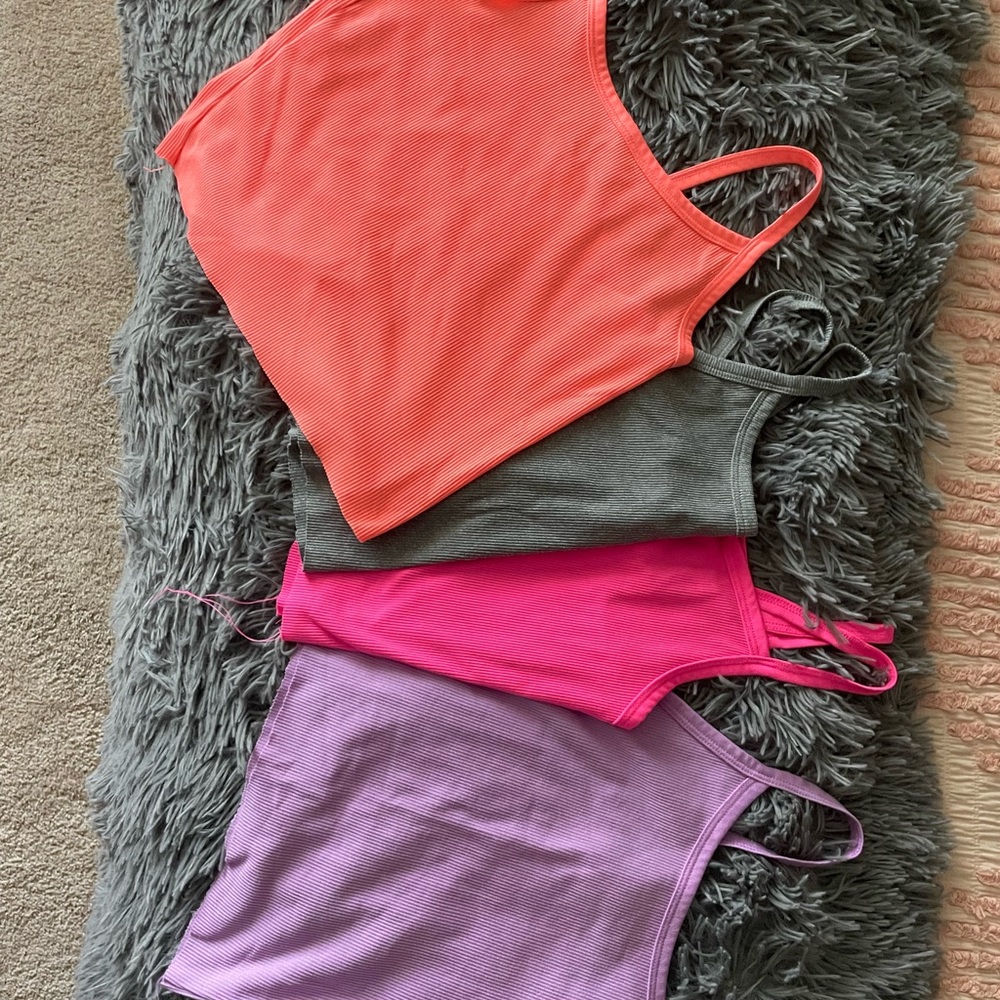 Set of 4 - Cropped Tank Tops